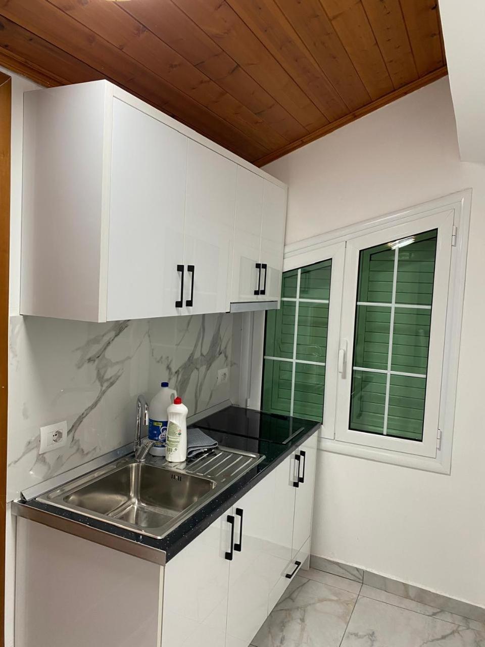 Kanaj And Appartement Vlorë
